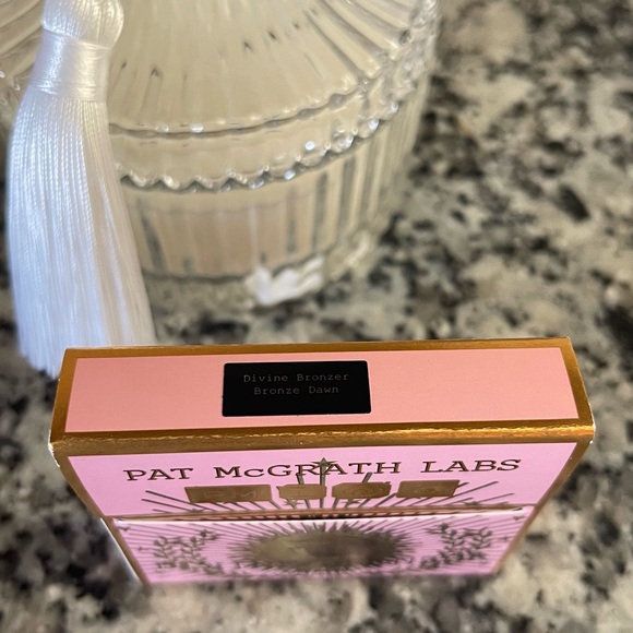 Pat McGrath Labs: Skin Fetish-Divine Bronzer (Bronze Dawn) - Picture 8 of 14